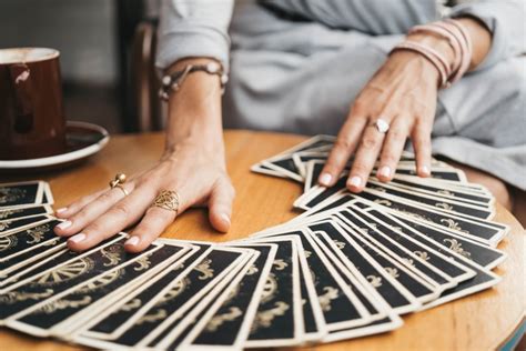 tarot persan signification|Tarot persan : dévoilez les significations mystiques